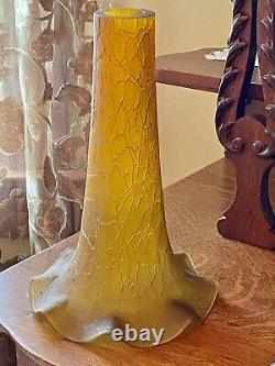 1928 Art Deco Tri Nude Lady Lamp with Large Crackle Glass Ruffled Trumpet Shade