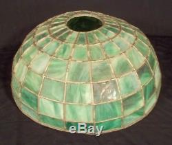 A VINTAGE MID 20th CENTURY GREEN LEADED SLAG STAINED GLASS LAMP SHADE