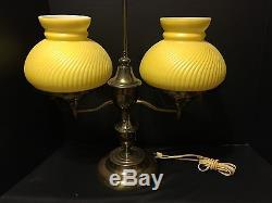 AMAZING VINTAGE DOUBLE LAMP STUDENT DESK LIGHT 7 YELLOW SWIRL GLASS SHADES EXC