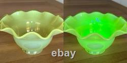 ANTIQUE URANIUM OPALESCENT GLASS LAMP LIGHT SHADE GLOWS 2 Fitter