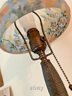 Antique Handel Reverse Painted Floral pattern Glass Boudoir Lamp Arts & Crafts