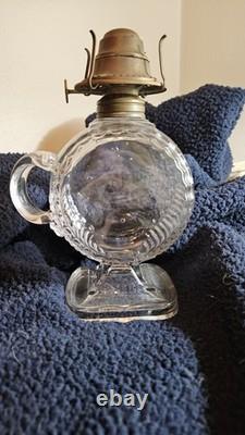 Antique Pedalstal Finger Oil Lamp