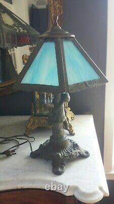 Beautiful Vintage Electric Cherub Table Lamp Blue Slag Glass Shade