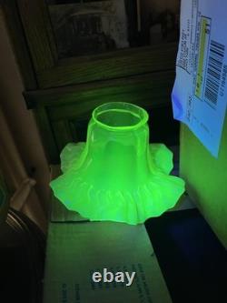 GREAT Antique Art Nouveau VASELINE URANIUM GLASS & PINK EDGE Electric Lamp Shade
