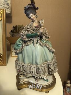Marie Antoinette Style Vintage woman lamp