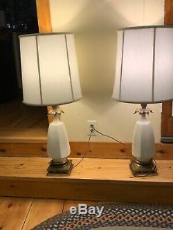 Nice Vintage Pair Of Mid Century Lamps Hollywood Regency Ceramic With Shades