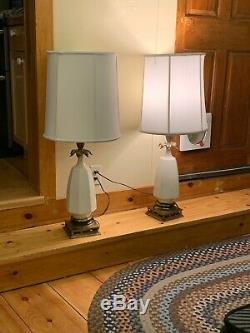 Nice Vintage Pair Of Mid Century Lamps Hollywood Regency Ceramic With Shades