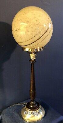 ORIGINAL 1930s ART DECO TABLE DESK LAMP BRASS BASE MAHOGANY STEM. GLOBE SHADE