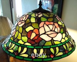 Quoizel Tiffany Style Stained Glass Lamp Shade 15.5 Diameter