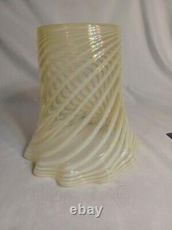 Rare Vintage Large Vaseline Kerosene Oil Lamp Shade