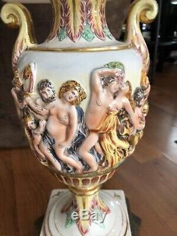 VINTAGE BEAUTIFUL PAIR OF RARE ITALIAN CAPODIMONTE LAMPS WITH NUDES With SHADES
