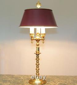 VINTAGE FRENCH BOUILLOTTE BRASS TABLE LAMP with TOLE SHADE