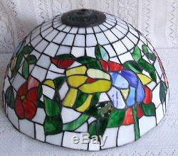 VINTAGE TIFFANY STYLE STAINED GLASS LAMP SHADE #383