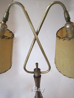 VTG ADJUSTABLE 1950sDOUBLE HAIRPIN TABLE LAMPFIBERGLASS SHADESBRASS/WOODDESK