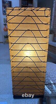 VTG Mid Century Modern Fiberglass & Wicker Caged Design Organic Accent Lamp 21