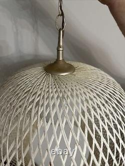 VTG SPUN WOVEN FIBerGLASS UFO CEILING LIGHT LAMP SHADE RETRO 60'S 70'S WHITE