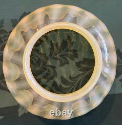 Victorian VASELINE Swirl URANIUM GLASS Crimped Kerosene Oil Gas Lamp Shade 4 Fi