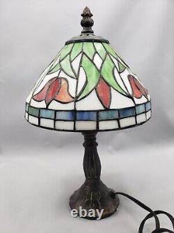 Vintage 12 Tiffany Desk/Side Table Lamp Tulip Buds & Flowers Design On Shade