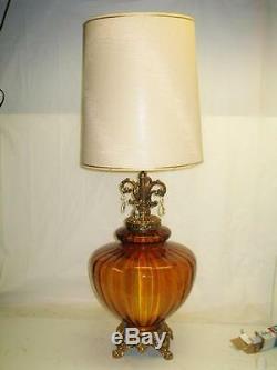 Vintage 70s BROWN BLOWN GLASS GLOBE, BRASS PATINA TABLE LAMP (no shade included)