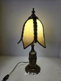 Vintage Caramel Slag Glass Tulip Shade Boudoir Lamp 16