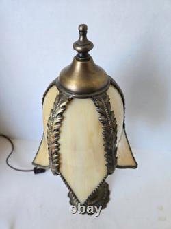 Vintage Caramel Slag Glass Tulip Shade Boudoir Lamp 16
