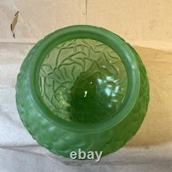 Vintage Collectible Uranium Vaseline Green Glass Light Shade INV-JDJ30