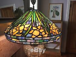 Vintage Leaded Stained Slag Glass Lamp Shade Tiffany Style Daffodils 15.5 diam