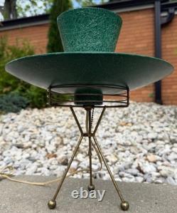 Vintage MCM Green Fiberglass Tripod Atomic Lamp Mid Century Modern UFO Saucer