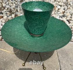 Vintage MCM Green Fiberglass Tripod Atomic Lamp Mid Century Modern UFO Saucer