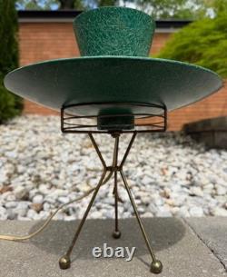 Vintage MCM Green Fiberglass Tripod Atomic Lamp Mid Century Modern UFO Saucer