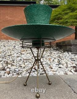 Vintage MCM Green Fiberglass Tripod Atomic Lamp Mid Century Modern UFO Saucer