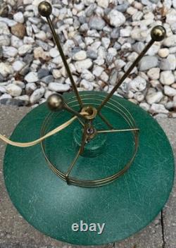 Vintage MCM Green Fiberglass Tripod Atomic Lamp Mid Century Modern UFO Saucer