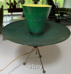 Vintage MCM Green Fiberglass Tripod Atomic Lamp Mid Century Modern UFO Saucer