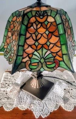 Vintage Meyda Tiffany 17 Table Lamp With Amber And Green Glass Shade