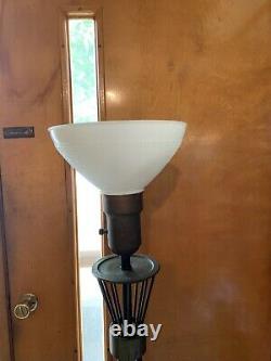 Vintage Mid Century Modern Atomic Floor Lamp With Fiberglass Shade