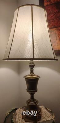 Vintage Stiffel Hollywood Regency Brass Acorn Tip Trophy Urn Table Lamp WithShade