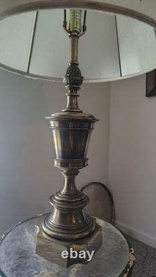 Vintage Stiffel Hollywood Regency Brass Acorn Tip Trophy Urn Table Lamp WithShade