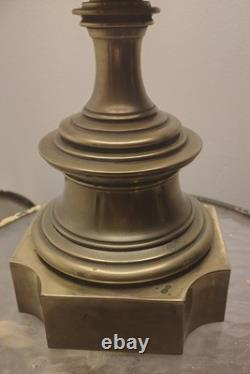 Vintage Stiffel Hollywood Regency Brass Acorn Tip Trophy Urn Table Lamp WithShade