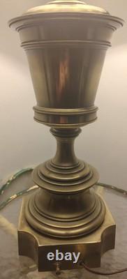 Vintage Stiffel Hollywood Regency Brass Acorn Tip Trophy Urn Table Lamp WithShade