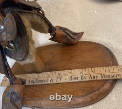 Vintage Tandy Leather RANCHO Saddle Lamp withCattle Round Up Plastic Lamp Shade