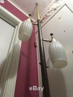 Vintage Tension Pole Lamp With Milk Glass Shades Working