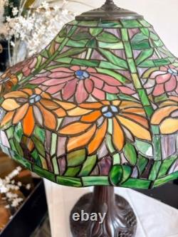 Vintage Tiffany Meyda Glass Shade With Dual Socket Lamp Base 25