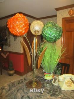 Vintage tall mid century 3 lucite globe shade table lamp