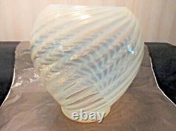 Vintageopalescent Swirl Shade4 Fitter