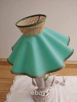 Vtg. Ceramic lady bust lamp withparasol shade